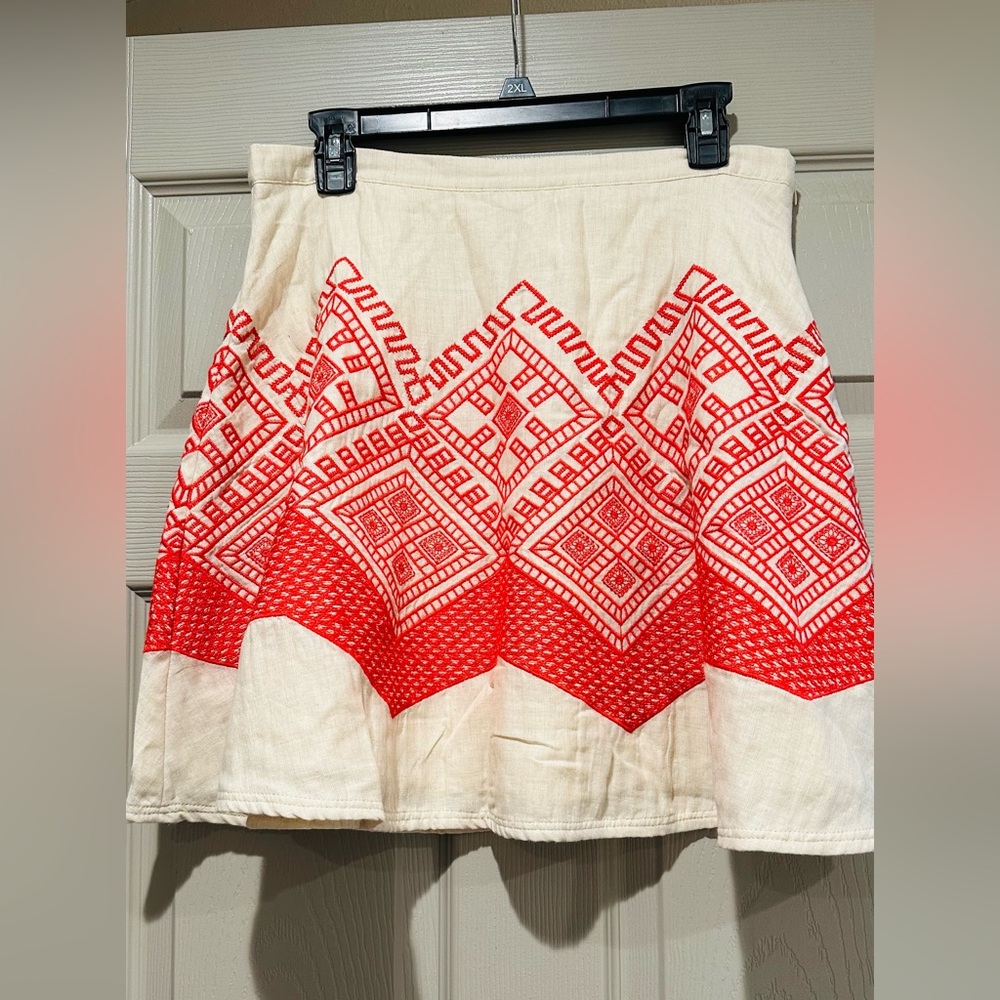 THML CREAM WITH RED EMBROIDERY SKIRT BOHO SIDE ZIP SIZE M NWT!
